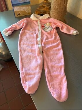 1 NEW NEVER WORN for baby, SOFT, Cotton Terry footed sleeper. Size 6-9 months.